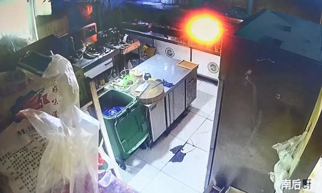 烧烤还没烤，炭火就惹了“祸”