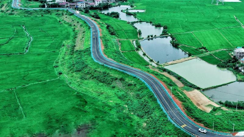 环鄱阳湖堤顶公路应急保通工程全面竣工
