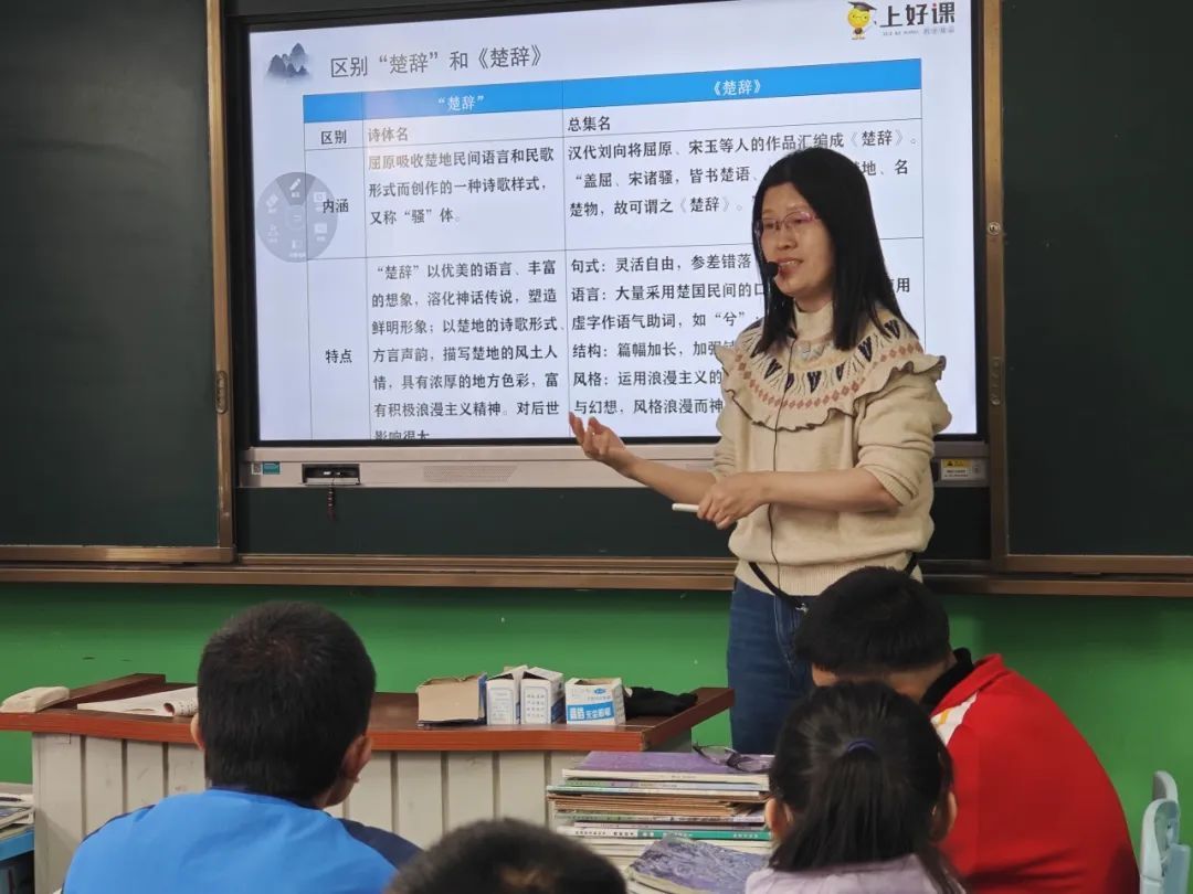 “老师，你们会不会走啊？”为了学生的不舍，她扎根沙漠24年……