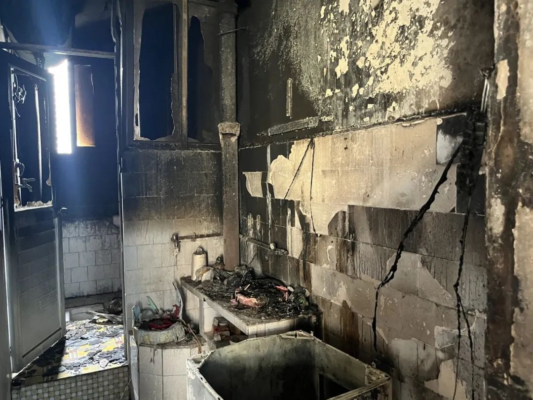 老两口出门1小时,回家“天塌了”! 老两口出门1小时,回家“天塌了”!