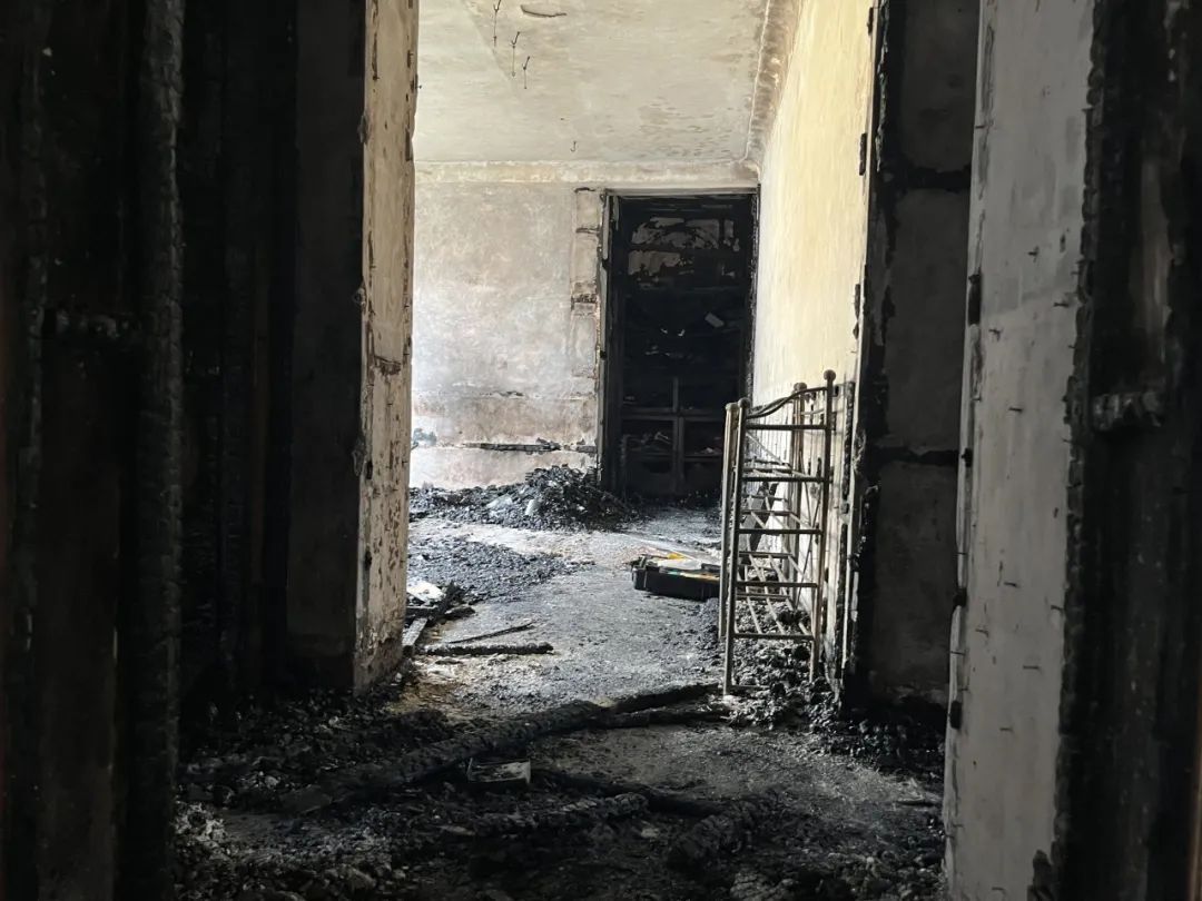 老两口出门1小时,回家“天塌了”! 老两口出门1小时,回家“天塌了”!