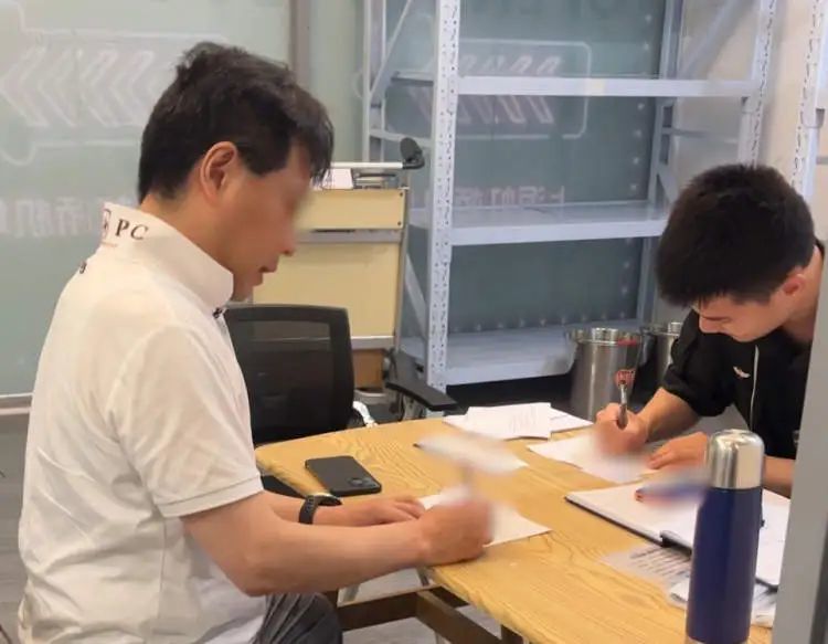 虹桥机场一天存了几十个!上海两大机场均提供充电宝7日暂存,但需要注意的是…… 虹桥机场一天存了几十个!上海两大机场均提供充电宝7日暂存,但需要注意的是……