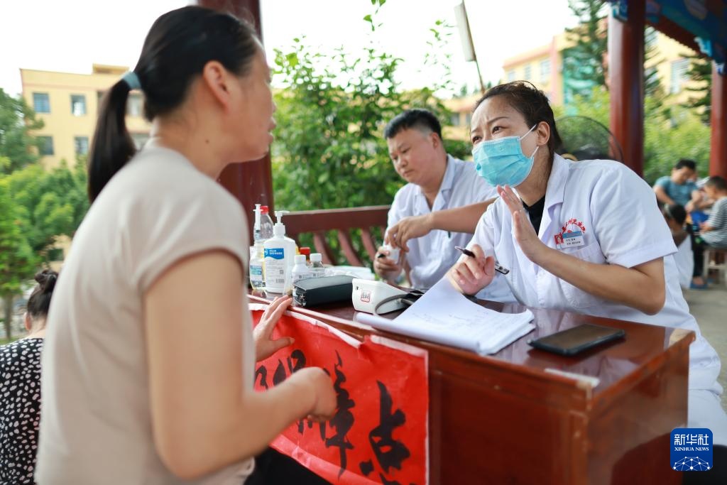新华全媒+丨贵州榕江抢险救灾一线的共产党员