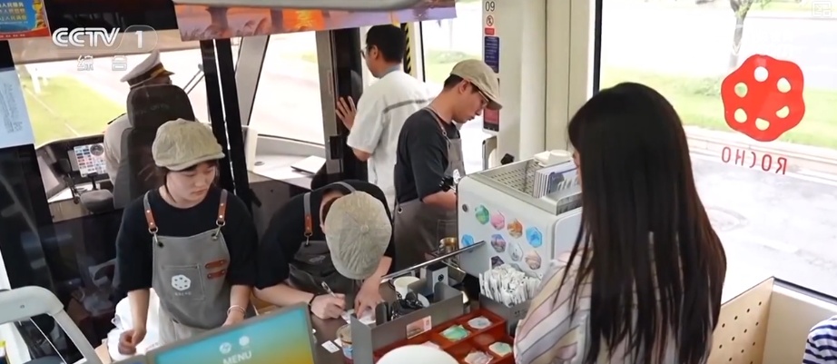 进商场看戏、在有轨电车品咖啡，新潮流！沉浸式生活美学燃动经济新“引擎”