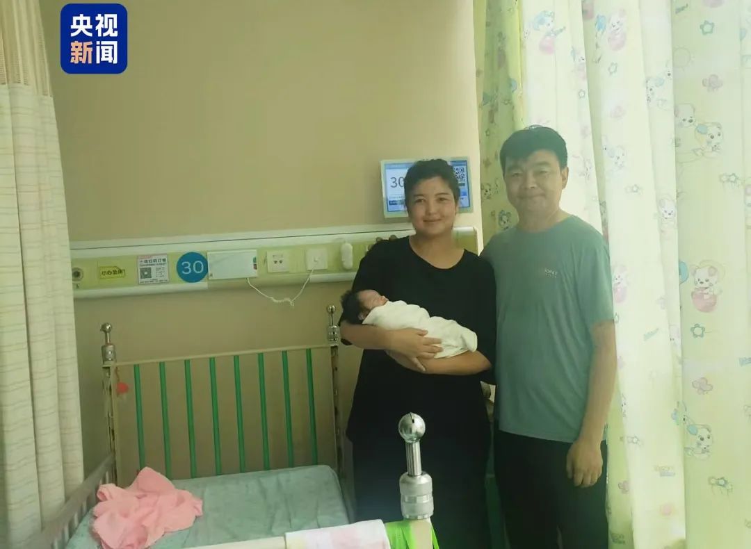 “小吉德,等你长大了,一定要去深圳!” “小吉德,等你长大了,一定要去深圳!”