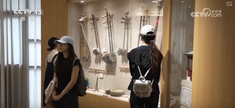 来一杯清茶、听几段戏文……“传统文化+创新展陈+动态体验”圈粉年轻消费力 来一杯清茶、听几段戏文……“传统文化+创新展陈+动态体验”圈粉年轻消费力