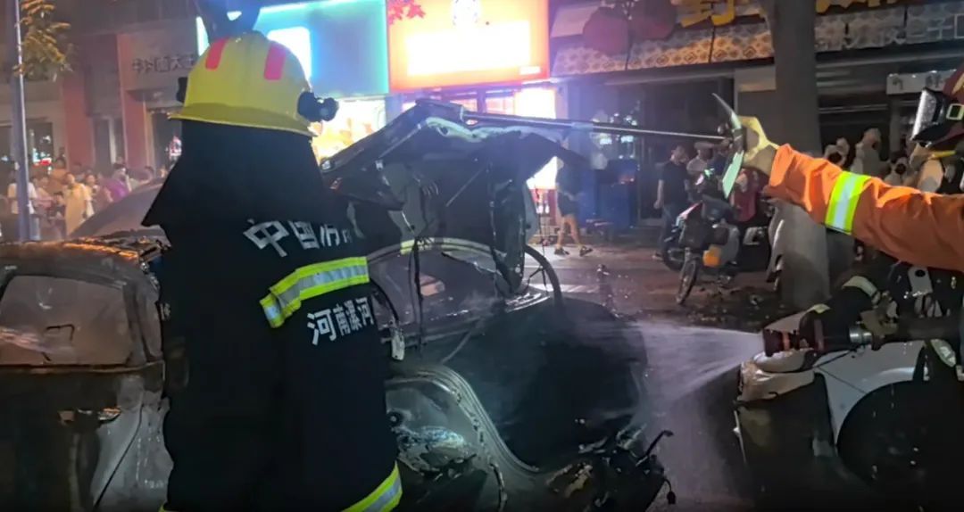 易燃易爆炸!这些东西别往车里放,赶紧自查→ 易燃易爆炸!这些东西别往车里放,赶紧自查→