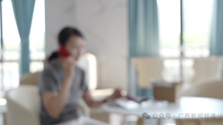 你有收到过暗藏刮奖卡“幽灵快递”吗？女子扫码被骗4万！起底境外黑产链