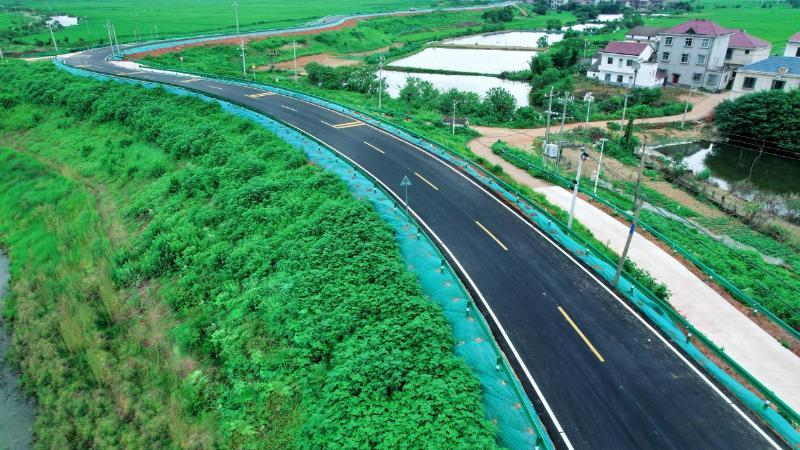 环鄱阳湖堤顶公路应急保通工程全面竣工