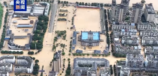 拉响全城警报!暴雨红色预警持续,贵州榕江超4万人紧急转移,这些地区请暂缓前往 拉响全城警报!暴雨红色预警持续,贵州榕江超4万人紧急转移,这些地区请暂缓前往