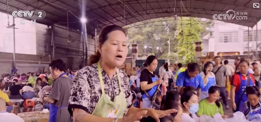 抗洪救灾中的温暖力量:村民接力帮厨 合约食堂变“前线补给站” 抗洪救灾中的温暖力量:村民接力帮厨 合约食堂变“前线补给站”