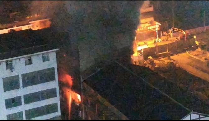 老两口出门1小时,回家“天塌了”! 老两口出门1小时,回家“天塌了”!