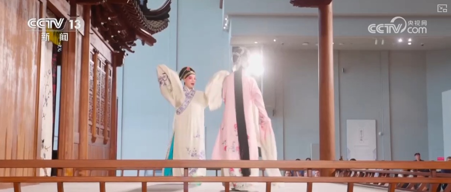 来一杯清茶、听几段戏文……“传统文化+创新展陈+动态体验”圈粉年轻消费力 来一杯清茶、听几段戏文……“传统文化+创新展陈+动态体验”圈粉年轻消费力