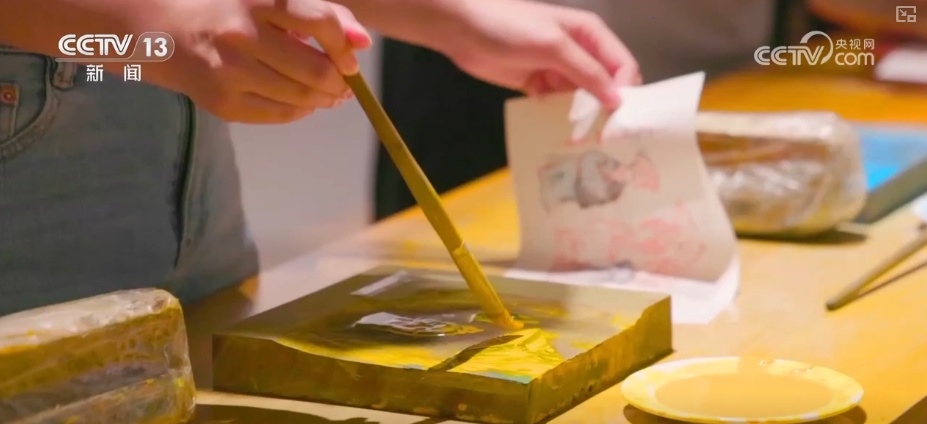 来一杯清茶、听几段戏文……“传统文化+创新展陈+动态体验”圈粉年轻消费力 来一杯清茶、听几段戏文……“传统文化+创新展陈+动态体验”圈粉年轻消费力