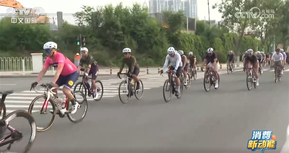 “夜骑”、夜食、夜购、夜游……“夜经济”激发内需活力 澎湃城市发展新动能