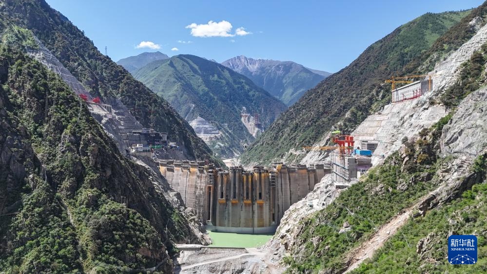 金沙江上游叶巴滩水电站全面进入机电安装阶段