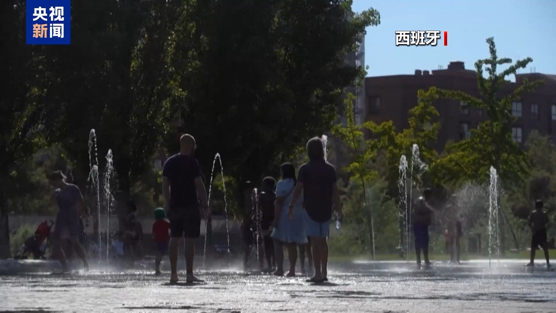 欧洲热浪肆虐 多国发布高温山火警报 欧洲热浪肆虐 多国发布高温山火警报