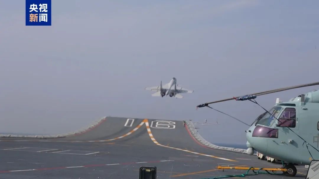 海军双航母编队圆满完成远海实战化训练! 海军双航母编队圆满完成远海实战化训练!