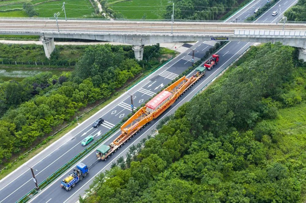 308吨的“巨无霸快递”,送到了! 308吨的“巨无霸快递”,送到了!