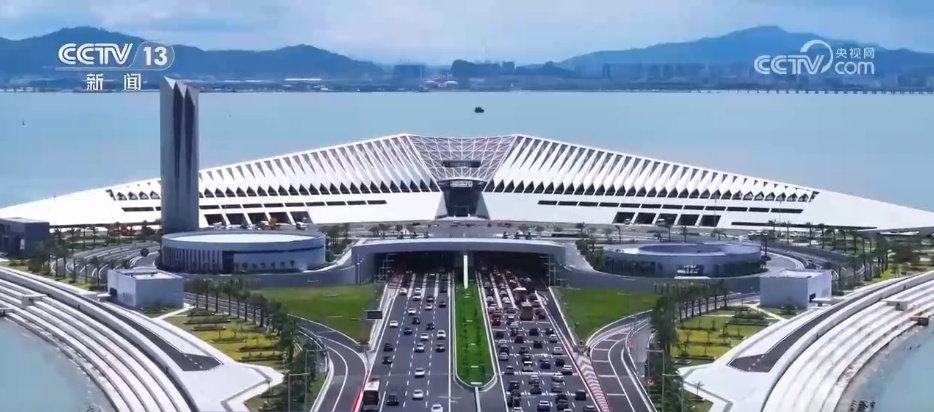 数说深中通道开通一周年 大湾区交通一体化从蓝图变为现实 数说深中通道开通一周年 大湾区交通一体化从蓝图变为现实