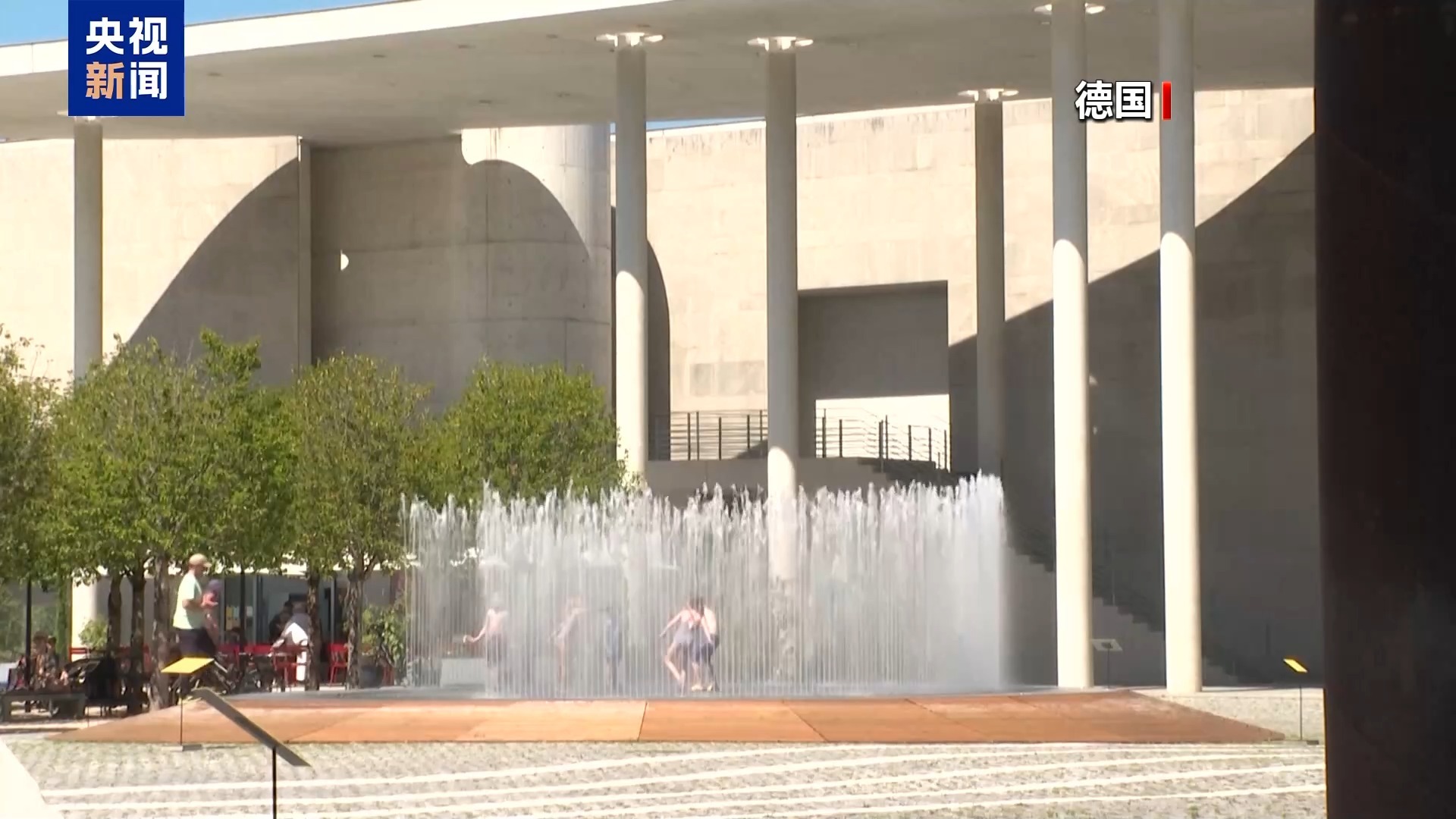 欧洲热浪肆虐 多国发布高温山火警报 欧洲热浪肆虐 多国发布高温山火警报