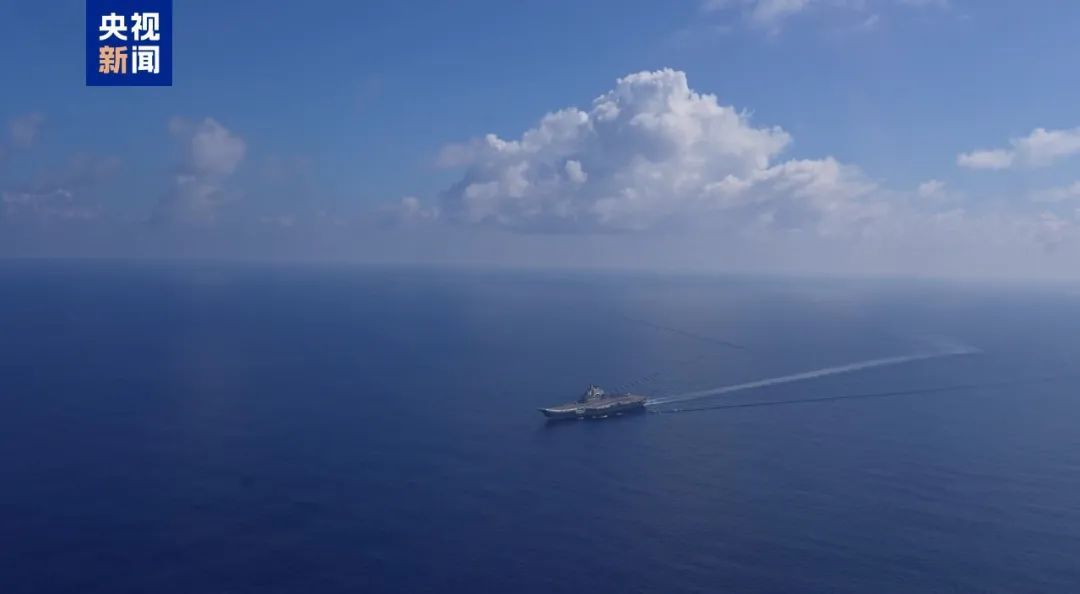 中国航母实战训练期间，外军舰机多次跟踪监视