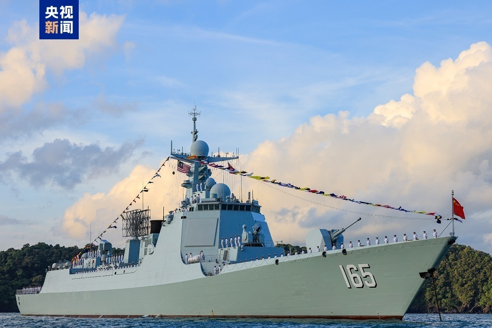 山东舰航母编队将访问香港!超强阵容先睹为快→ 山东舰航母编队将访问香港!超强阵容先睹为快→