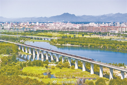 全国铁路7月1日实行新的列车运行图