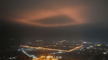 暖夜灯柱！河北现罕见大气光学奇观