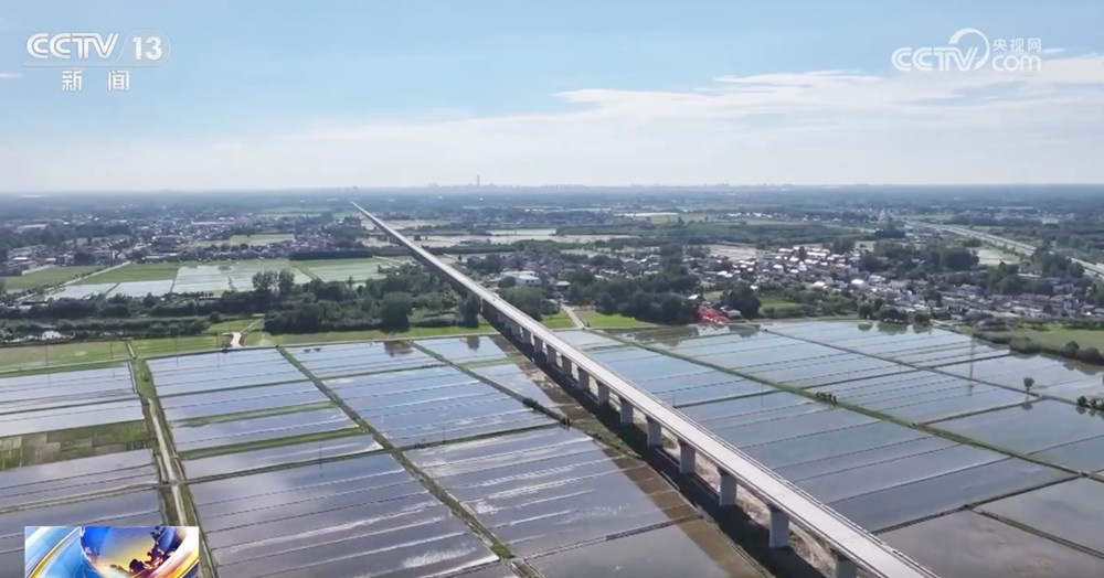 交通畅、航运忙、能源供给有保障 重大工程“硬核”实力彰显中国力量 交通畅、航运忙、能源供给有保障 重大工程“硬核”实力彰显中国力量