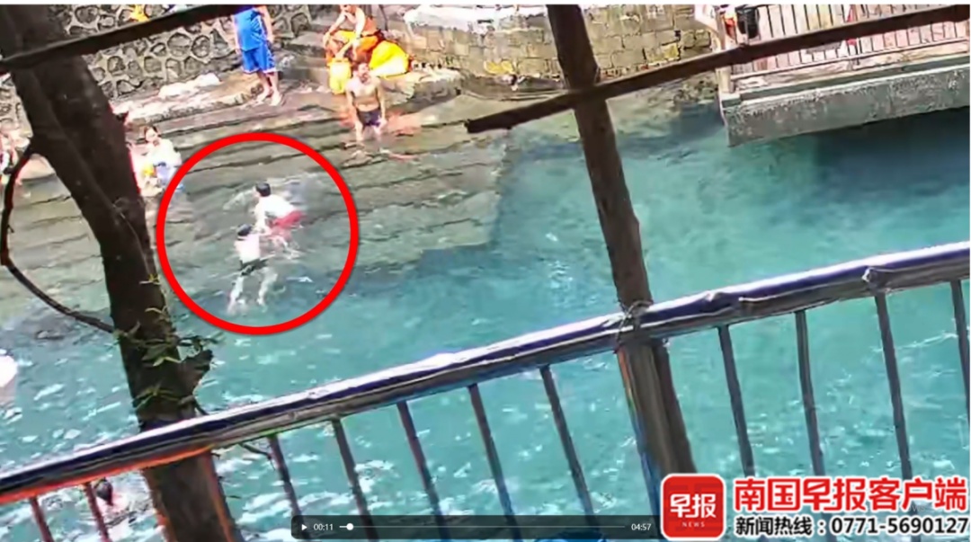 生死时刻!南宁辅警湖中救回溺水少年 生死时刻!南宁辅警湖中救回溺水少年