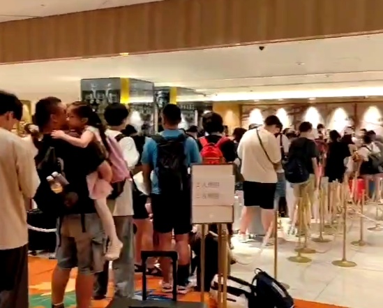 “想过留遗书...”上海飞东京航班急速下降7000米，备降大阪，亲历者回顾惊险瞬间