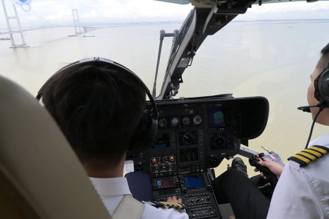 首飞成功,深中迈入“十分钟低空通勤圈”时代 首飞成功,深中迈入“十分钟低空通勤圈”时代