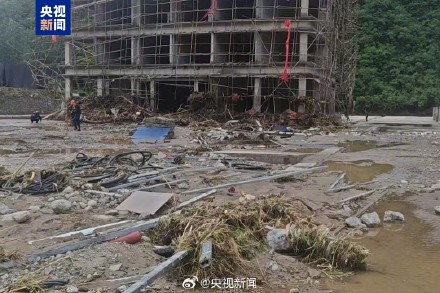 河南极端强降雨致8人失联 搜救正在进行 河南极端强降雨致8人失联 搜救正在进行