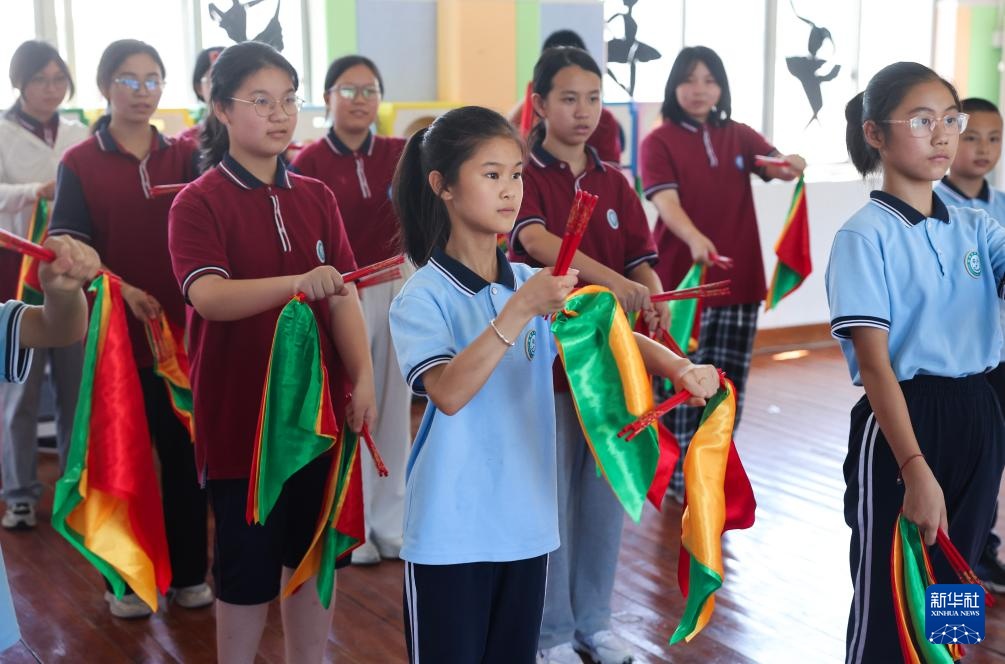 浙江诸暨:山村学校开启暑期夏令营 浙江诸暨:山村学校开启暑期夏令营