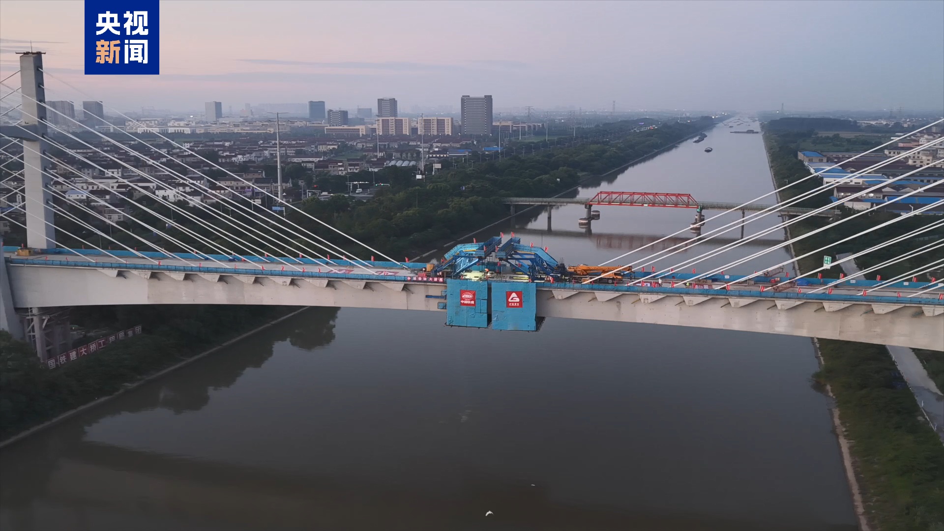 进度刷新 沪渝蓉高铁通泰扬特大桥首座斜拉桥合龙 进度刷新 沪渝蓉高铁通泰扬特大桥首座斜拉桥合龙