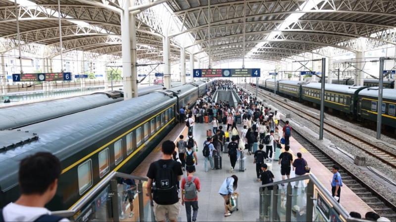 2025年南铁暑运今日启动 预计发送旅客6239万人次 2025年南铁暑运今日启动 预计发送旅客6239万人次