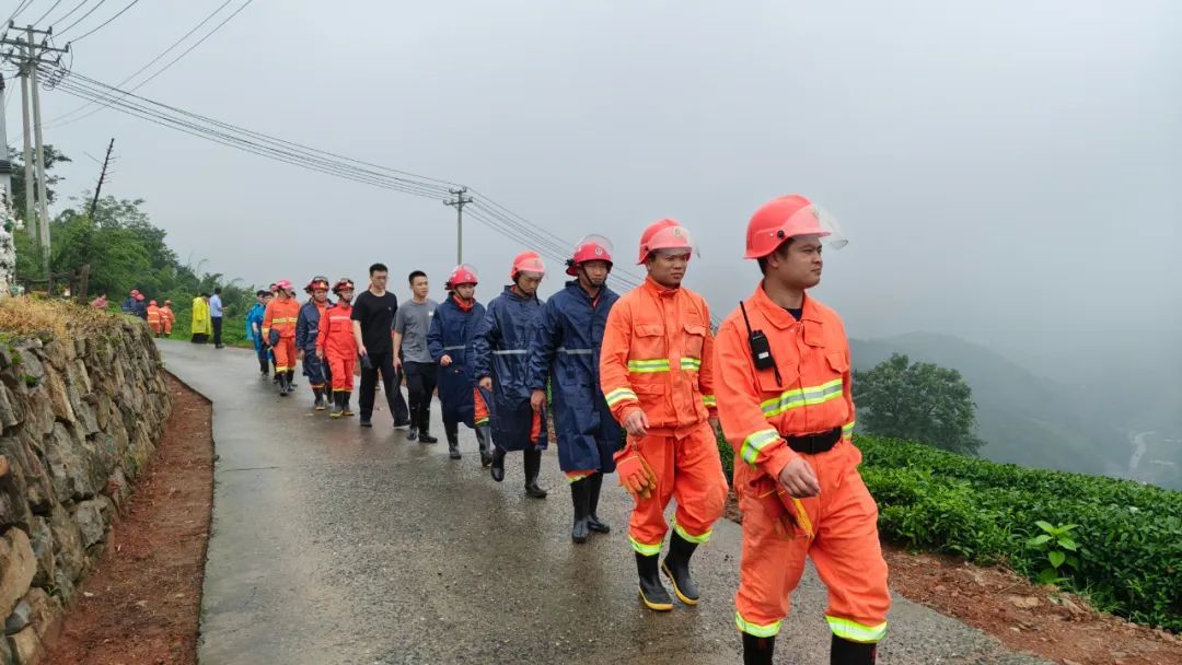 离谱!男子“失联”后暴走6天,只为忘了前女友 离谱!男子“失联”后暴走6天,只为忘了前女友