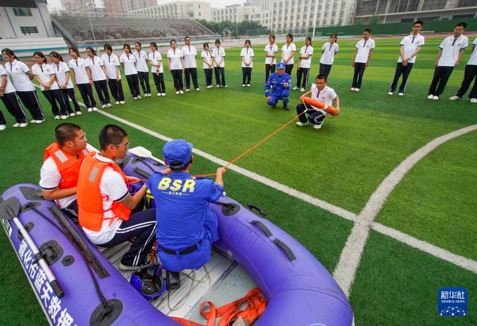 防溺水 学急救 暑假安全伴“我”行 防溺水 学急救 暑假安全伴“我”行