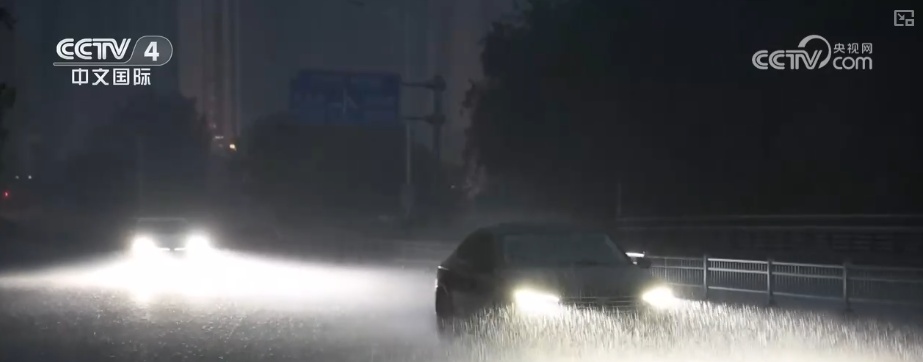 争分夺秒!各地各部门全力抢险救援 保障群众生命安全 争分夺秒!各地各部门全力抢险救援 保障群众生命安全