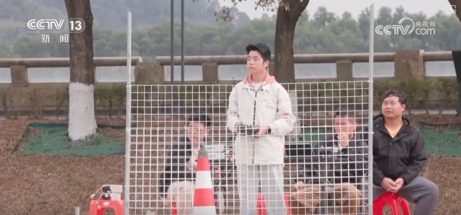 “空中疆域”化身新质生产力“试验场” 低空经济“飞入”千行百业“翱翔”出新机遇 “空中疆域”化身新质生产力“试验场” 低空经济“飞入”千行百业“翱翔”出新机遇