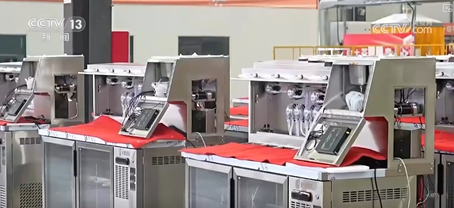 茶饮店跨界卖“菜”一杯难求成新宠 解码“以茶会友”具象化“新”表达 茶饮店跨界卖“菜”一杯难求成新宠 解码“以茶会友”具象化“新”表达