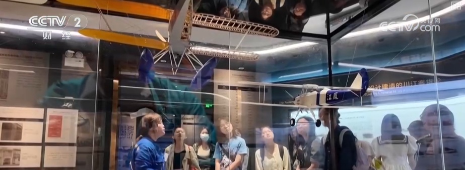 工业美学“硬核气质”出圈释放文旅新空间 全新体验激活消费活力 工业美学“硬核气质”出圈释放文旅新空间 全新体验激活消费活力