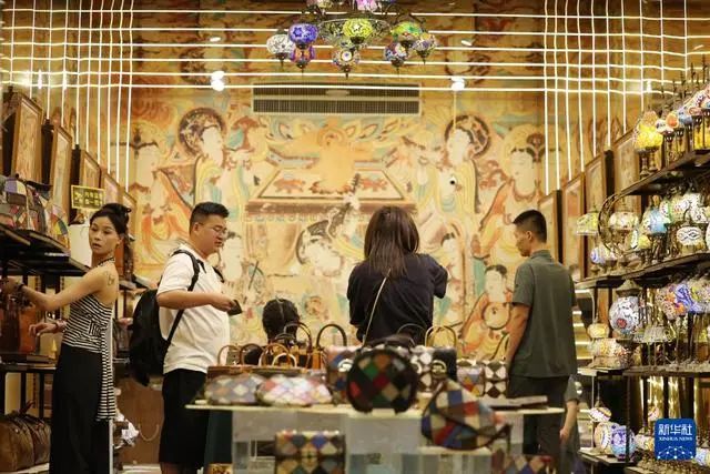 半年狂揽1.3亿元!这个“深夜食堂”火了! 半年狂揽1.3亿元!这个“深夜食堂”火了!