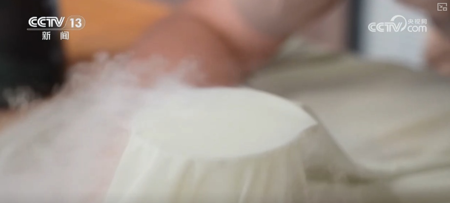 “巧思+科技”成亮点!从“小玩意儿”到“巨无霸”中国“降温神器”走俏海外 “巧思+科技”成亮点!从“小玩意儿”到“巨无霸”中国“降温神器”走俏海外