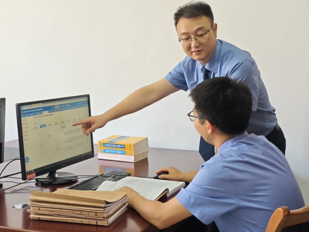 明明是交通事故第三方全责，为何自称“不慎跌入3米深河沟”？