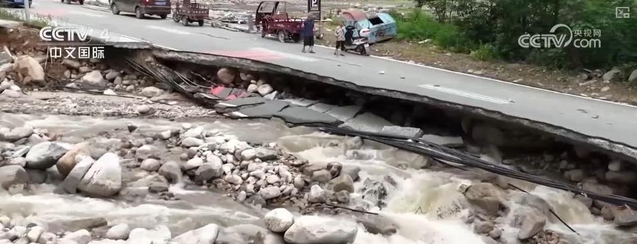 争分夺秒!各地各部门全力抢险救援 保障群众生命安全 争分夺秒!各地各部门全力抢险救援 保障群众生命安全