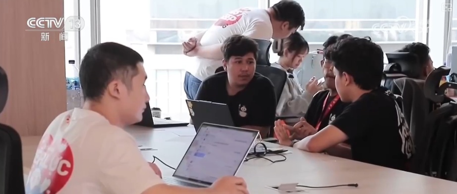 茶饮店跨界卖“菜”一杯难求成新宠 解码“以茶会友”具象化“新”表达 茶饮店跨界卖“菜”一杯难求成新宠 解码“以茶会友”具象化“新”表达