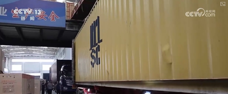 “巧思+科技”成亮点!从“小玩意儿”到“巨无霸”中国“降温神器”走俏海外 “巧思+科技”成亮点!从“小玩意儿”到“巨无霸”中国“降温神器”走俏海外