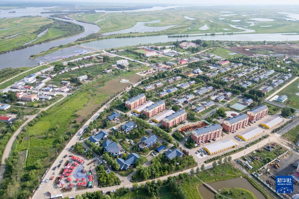 在“华夏东极”体验赫哲族集市 在“华夏东极”体验赫哲族集市